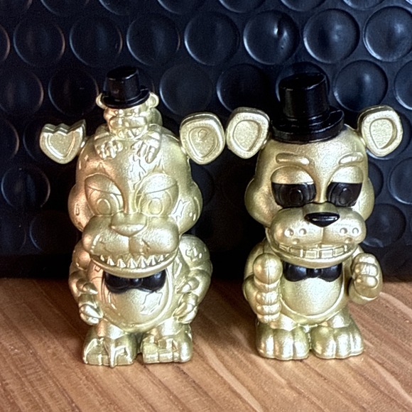 A Pair of Five Nights at Freddy's Nightmare Freddy 1.5-Inch Micro Figures - Picture 1 of 7